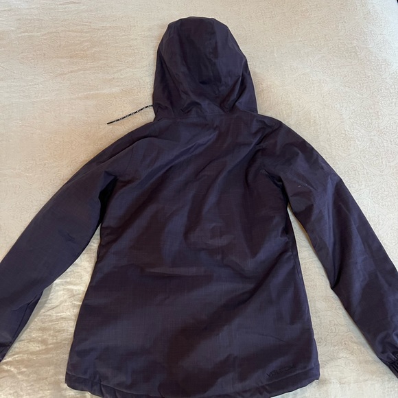 Volcom snowboarding jacket and pulse ski pants. - Picture 4 of 11